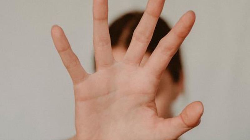 O projeto de lei acaba com atenuantes em casos de violência sexual.