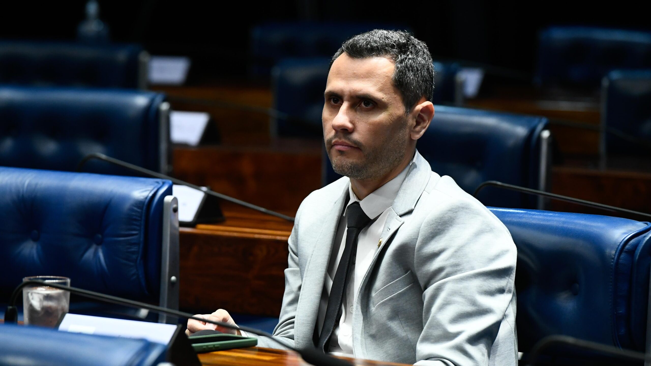 Iniciativa prevê prisão e multa para desenvolvedores e divulgadores de plataformas de aposta.