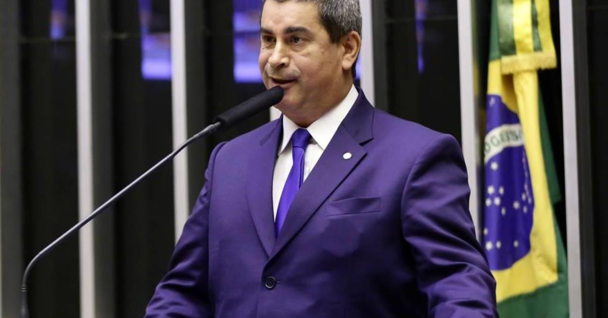 Suplente de Zambelli reforça bancada militar e coleciona polêmicas