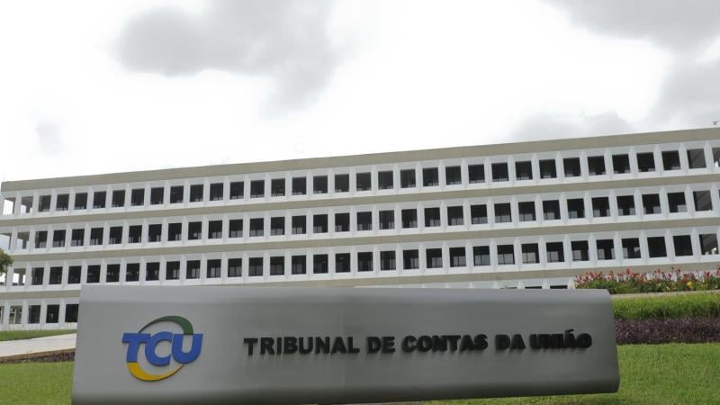 Vista externa do prédio do Tribunal de Contas da União.