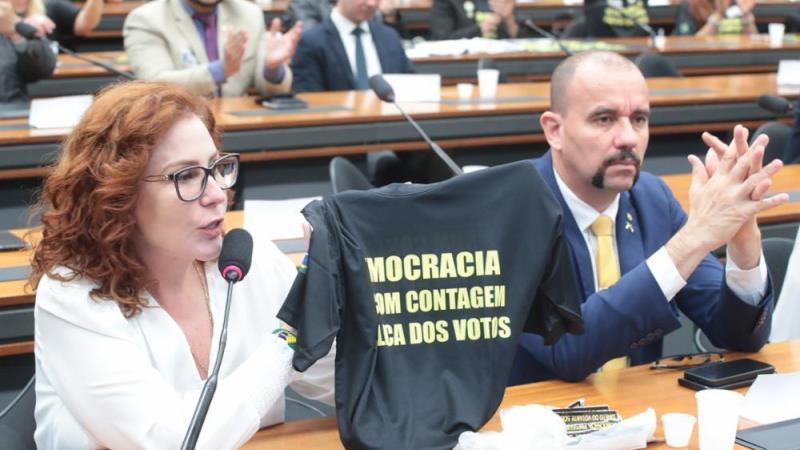 A deputada Carla Zambelli (PL-SP) foi condenada a 10 anos de prisão por envolvimento na invasão do sistema do Conselho Nacional Justiça (CNJ).