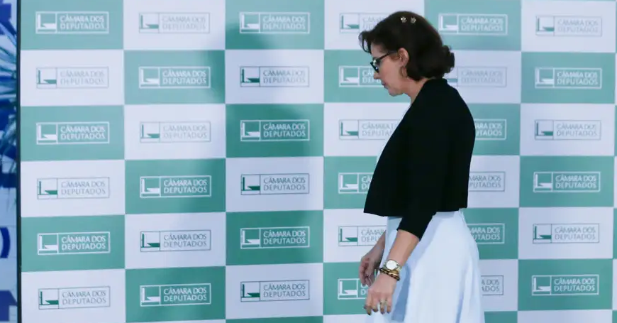 Zambelli perderá R$ 46 mil de salário e R$ 170 mil de verba da Câmara