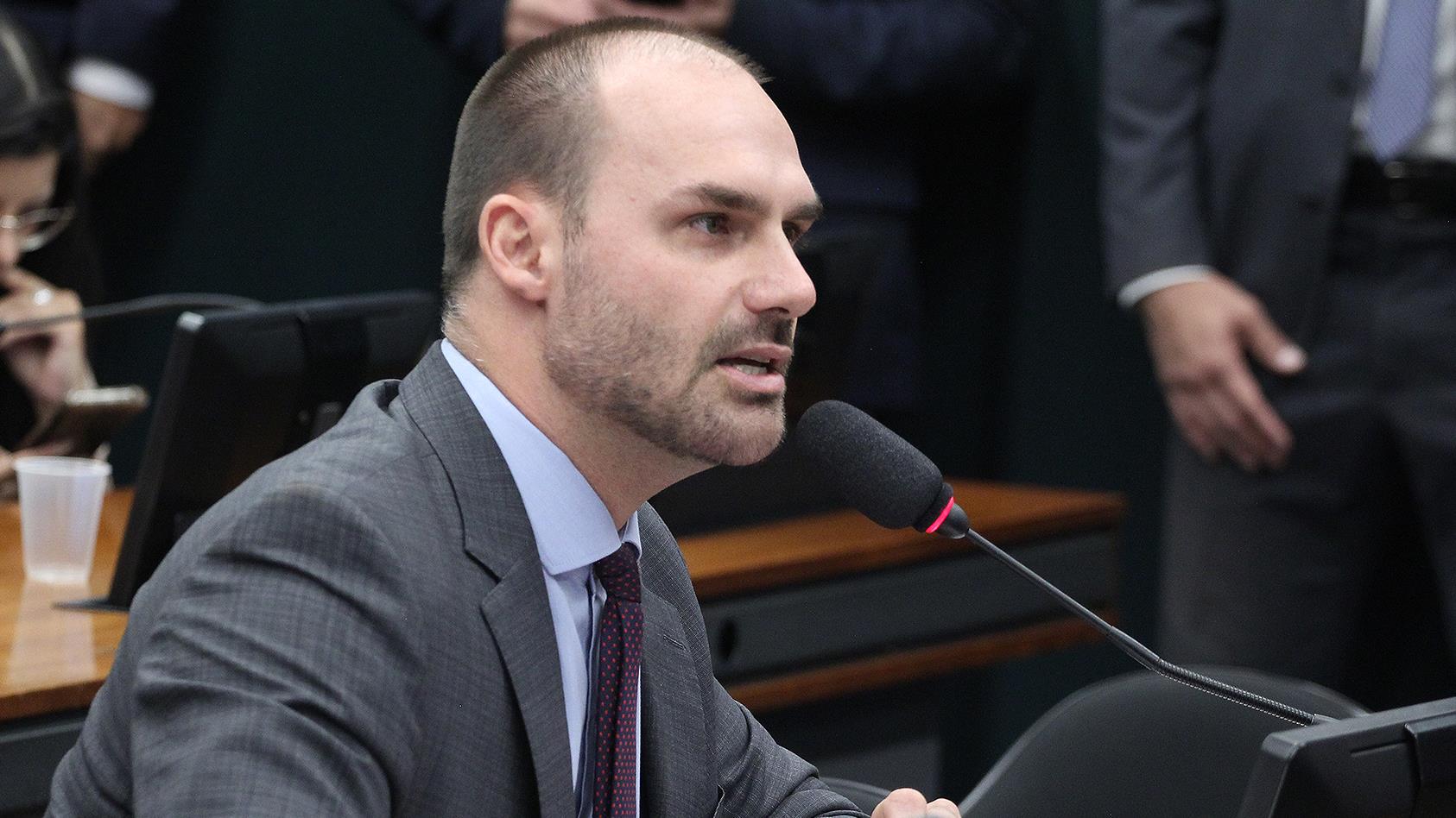 Em nota, Eduardo acusa Moraes de sabotagem institucional e retaliação política.