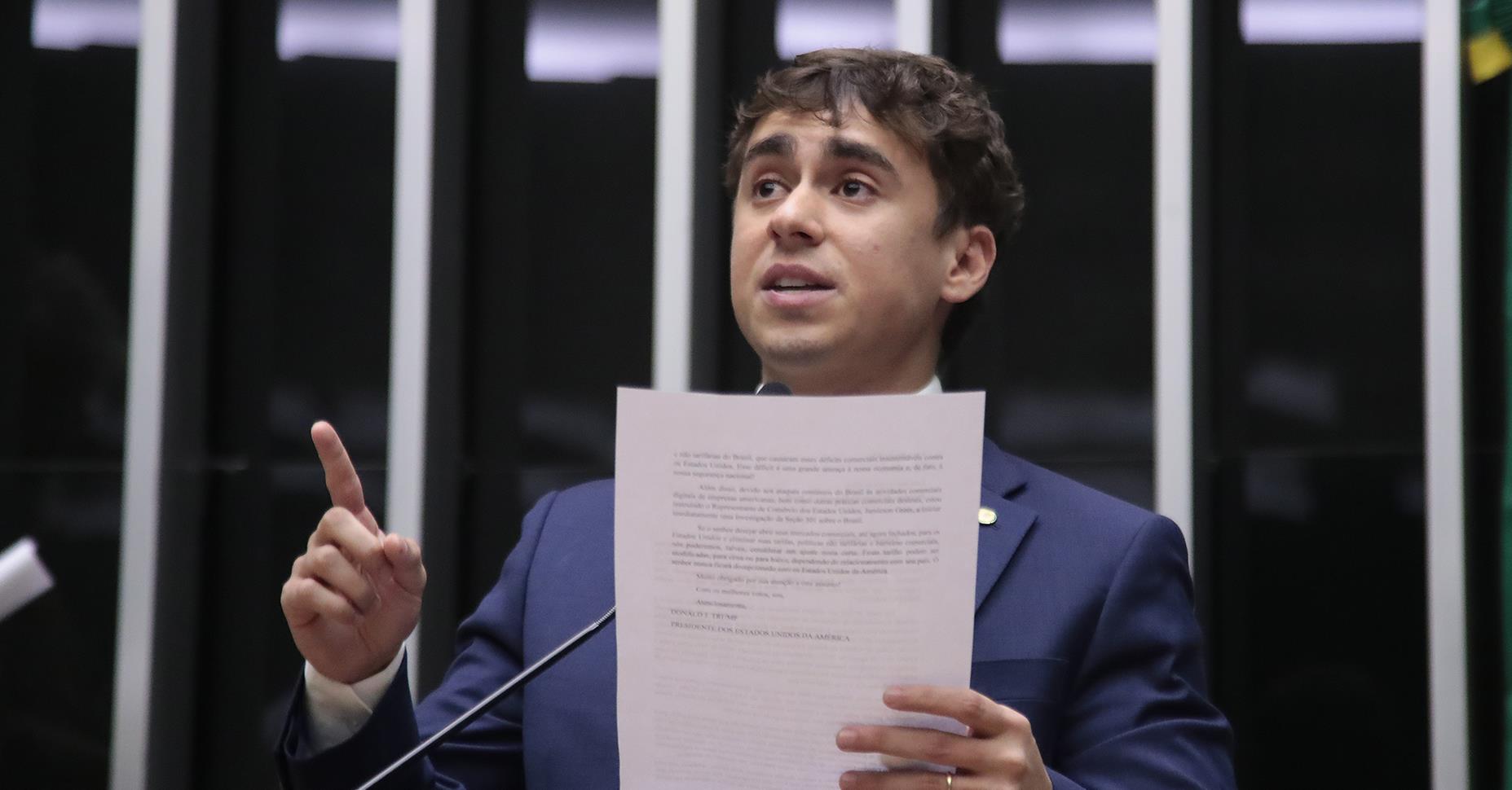 Após sanções, Nikolas apresenta pedido de impeachment contra Moraes