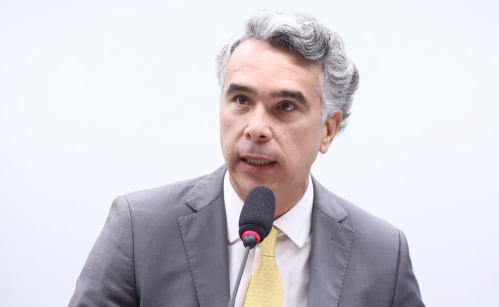 Bancada da educação defende piso salarial a professores temporários