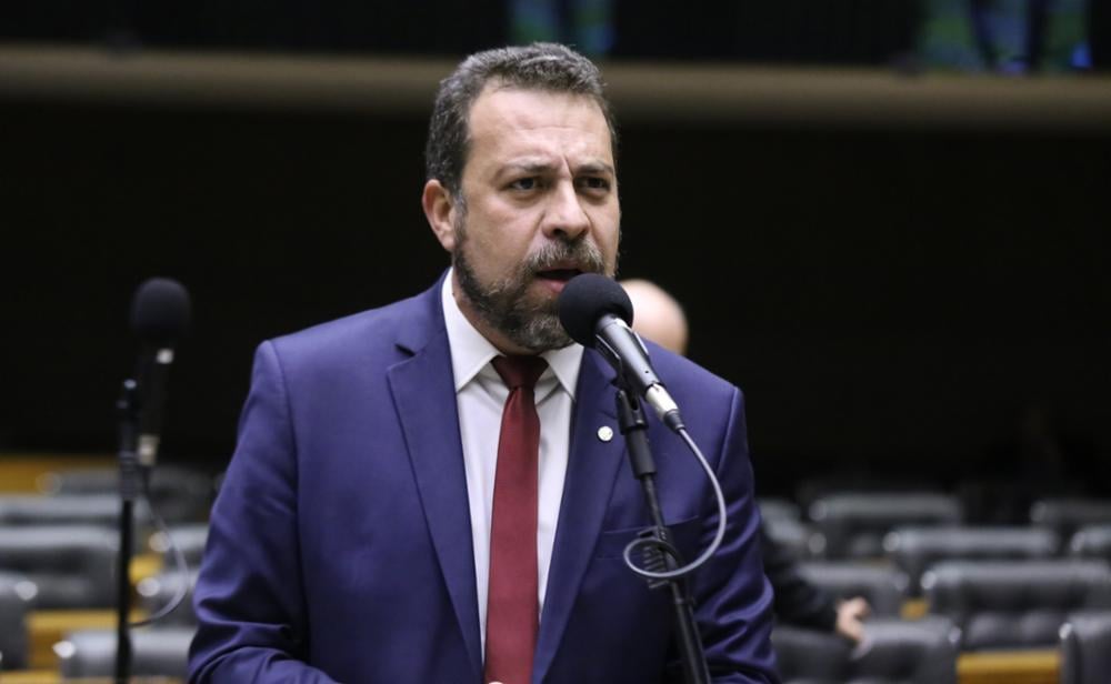 Boulos pede a exoneração de Eduardo Bolsonaro da Polícia Federal