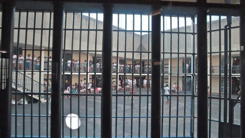 Projeto causou polêmica no plenário: PT e Psol reclamaram que mudança vai sobrecarregar o sistema carcerário. 