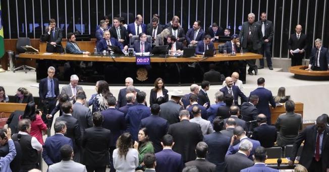 Câmara aprova proibição de testes em animais para cosméticos e higiene