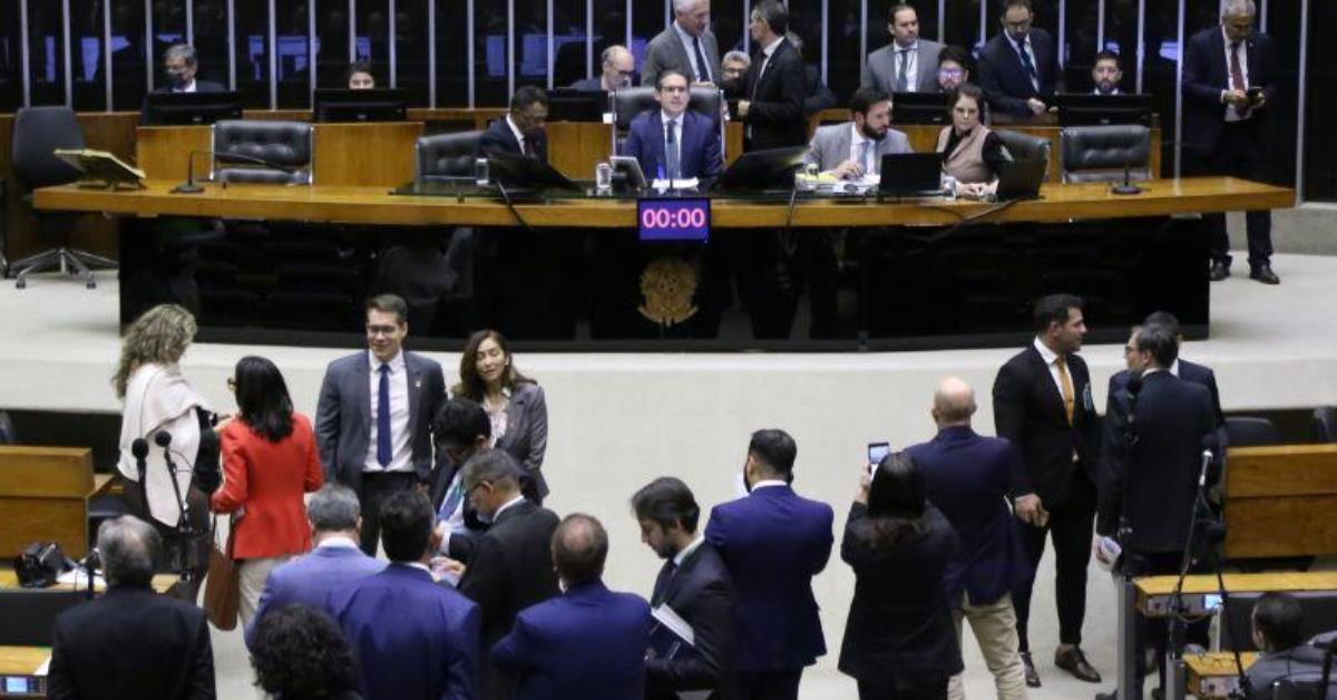 Câmara aprova urgência na tramitação de três projetos de cunho social