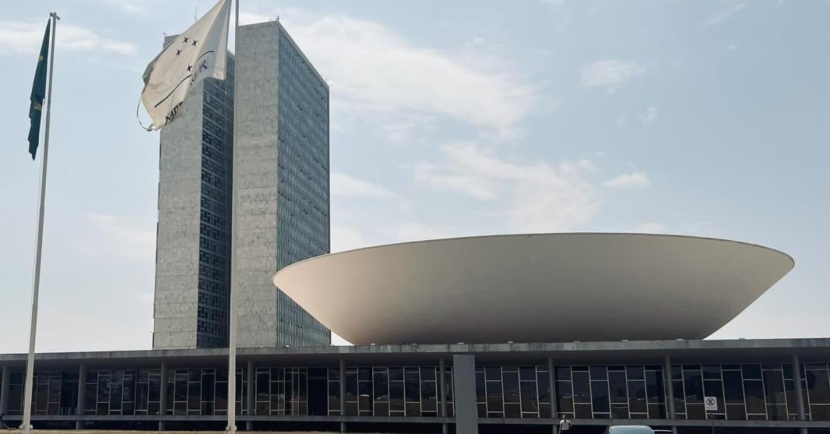 Câmara teria 4 mil deputados se acompanhasse crescimento demográfico