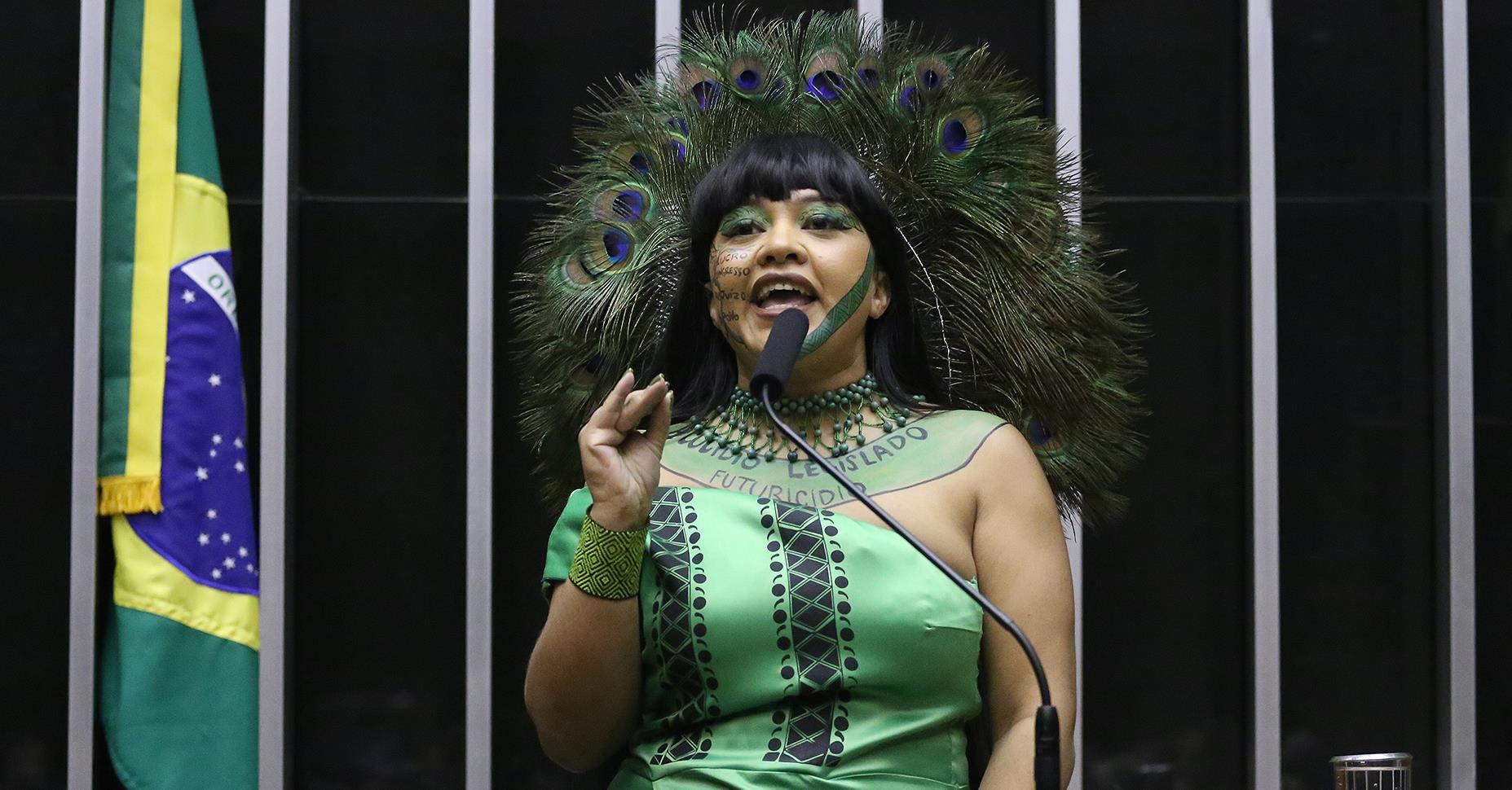 Célia Xakriabá aciona MPF e Conselho de Ética por fala de Kataguiri