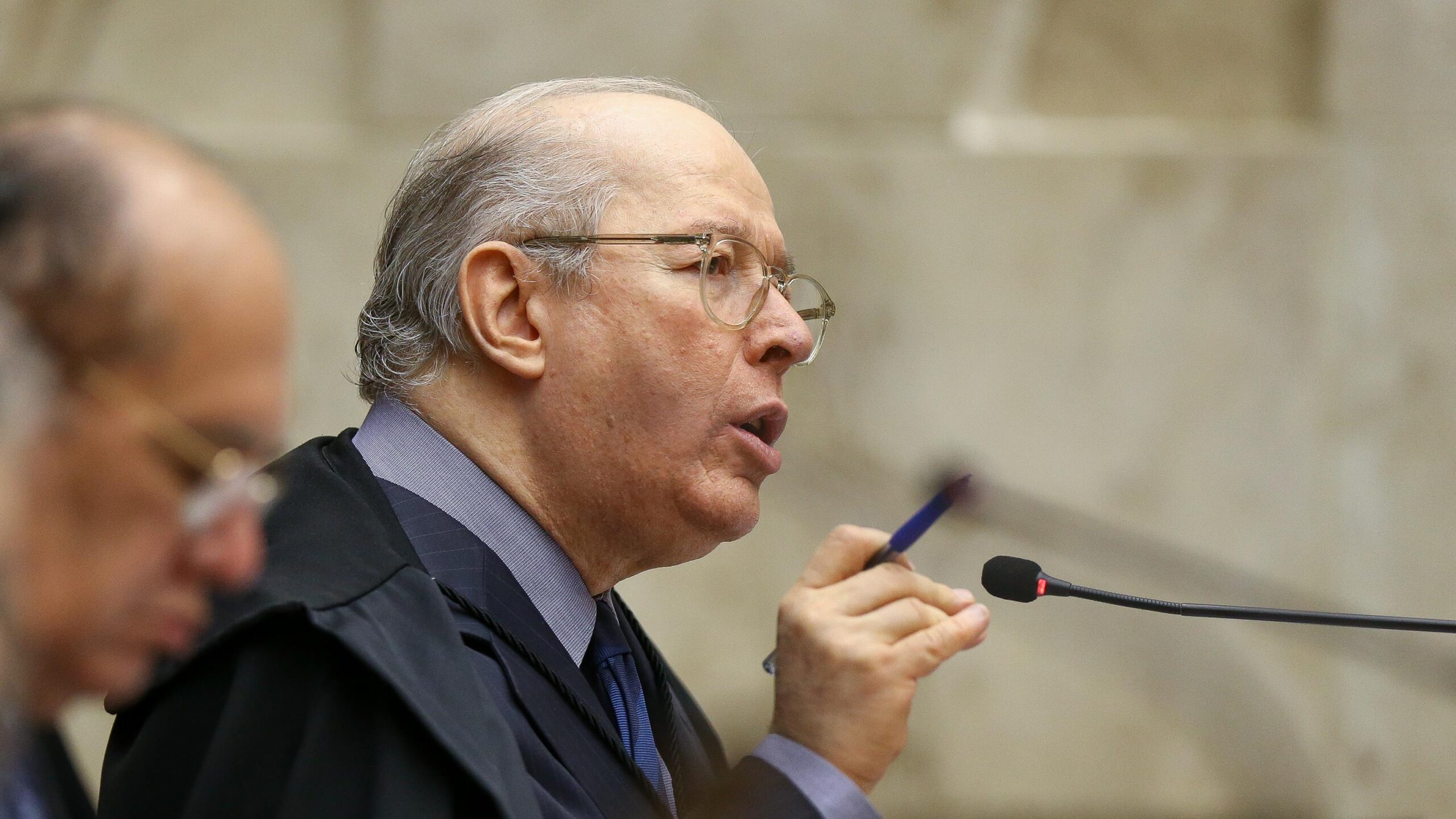 Celso de Mello afirma que ação dos EUA representa ataque à Corte e à democracia brasileira.