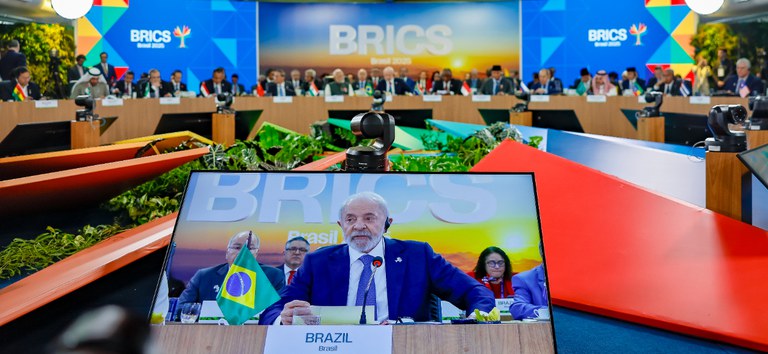 Com liderança de Lula, BRICS cria parceria contra doenças ligadas à pobreza e exclusão social