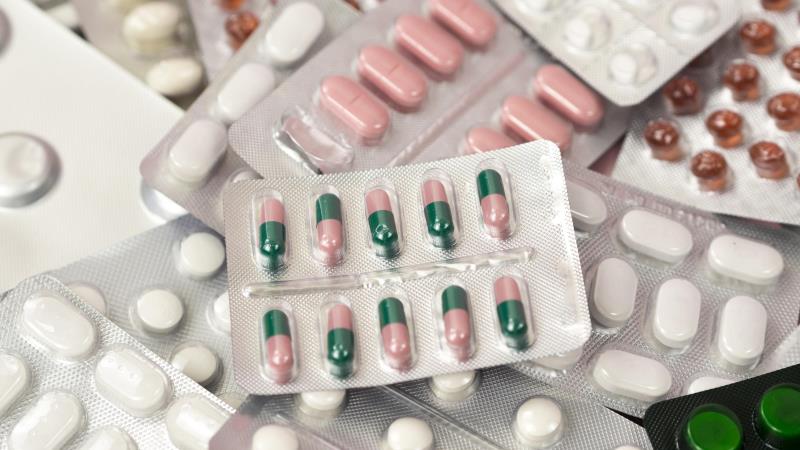 Descarte inadequado de medicamentos compromete a saúde e o meio ambiente.