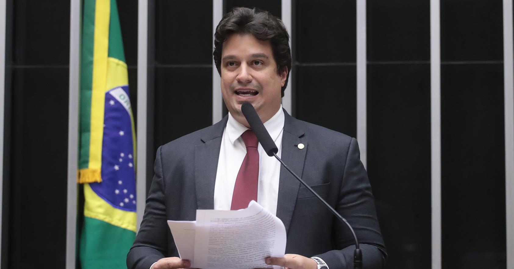 Comissão aprova medidas para segurança em apps de namoro