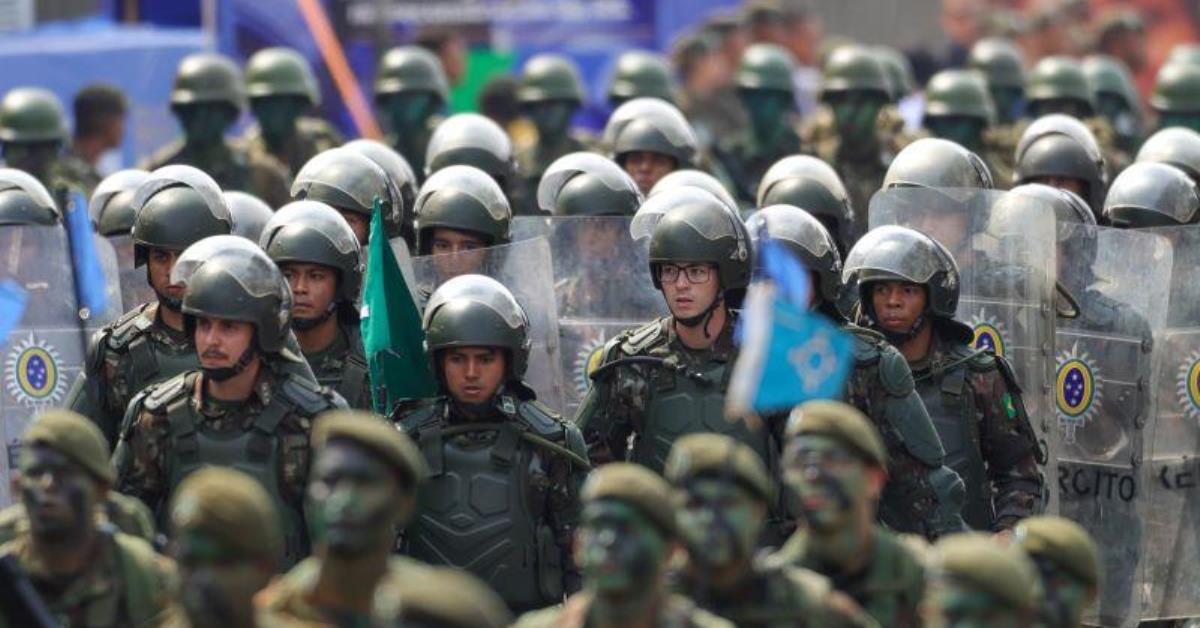 Comissão aprova MP que reajusta salário de militares em 9%