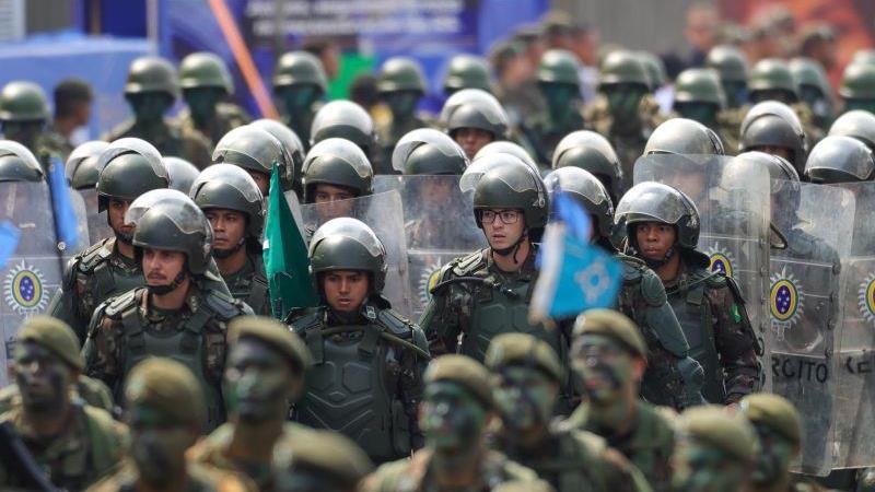 Medida divide reajuste de soldo para militares em duas etapas: 2025 e 2026.