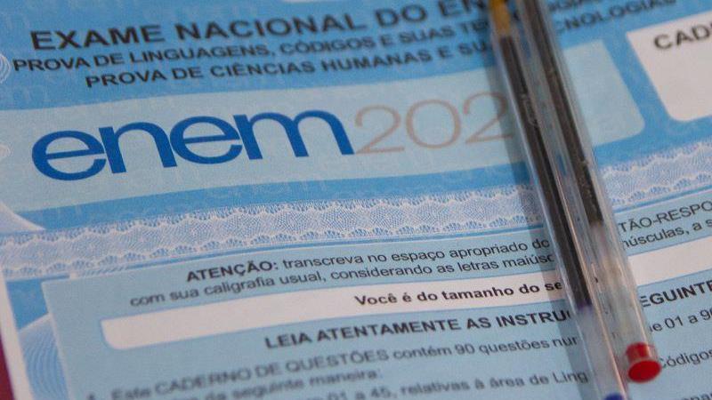 Projeto na Câmara dá maior flexibilidade para o uso de notas do Enem no Sisu.