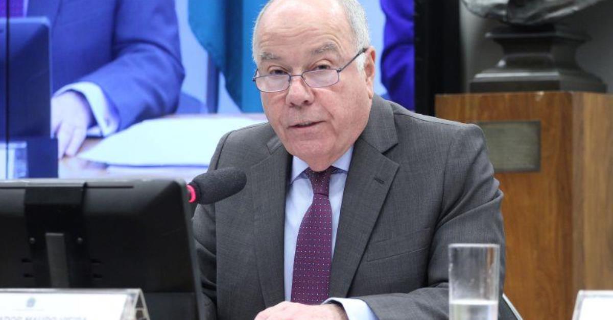 Comissão convoca ministro Mauro Vieira para explicar visita de Lula a Kirchner