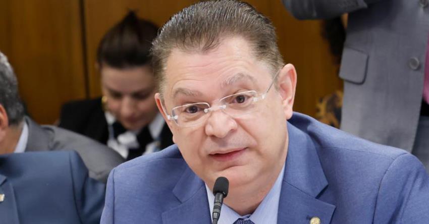 Comissão da Câmara aprova moção de louvor a Donald Trump