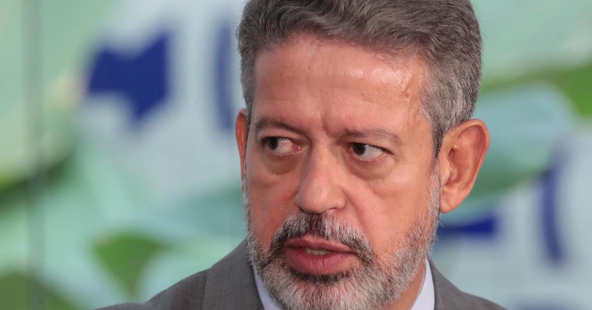 Comissão especial aprova isenção do IR para quem ganha até R$ 7,3 mil