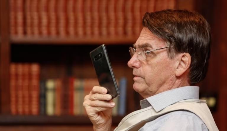 CPI do STF e PL das Fake News: celular mostra articulação de Bolsonaro
