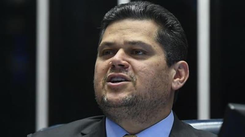 Davi Alcolumbre avalizou a derrubada do aumento do IOF na semana passada, ao colocar projeto na pauta em tempo recorde.