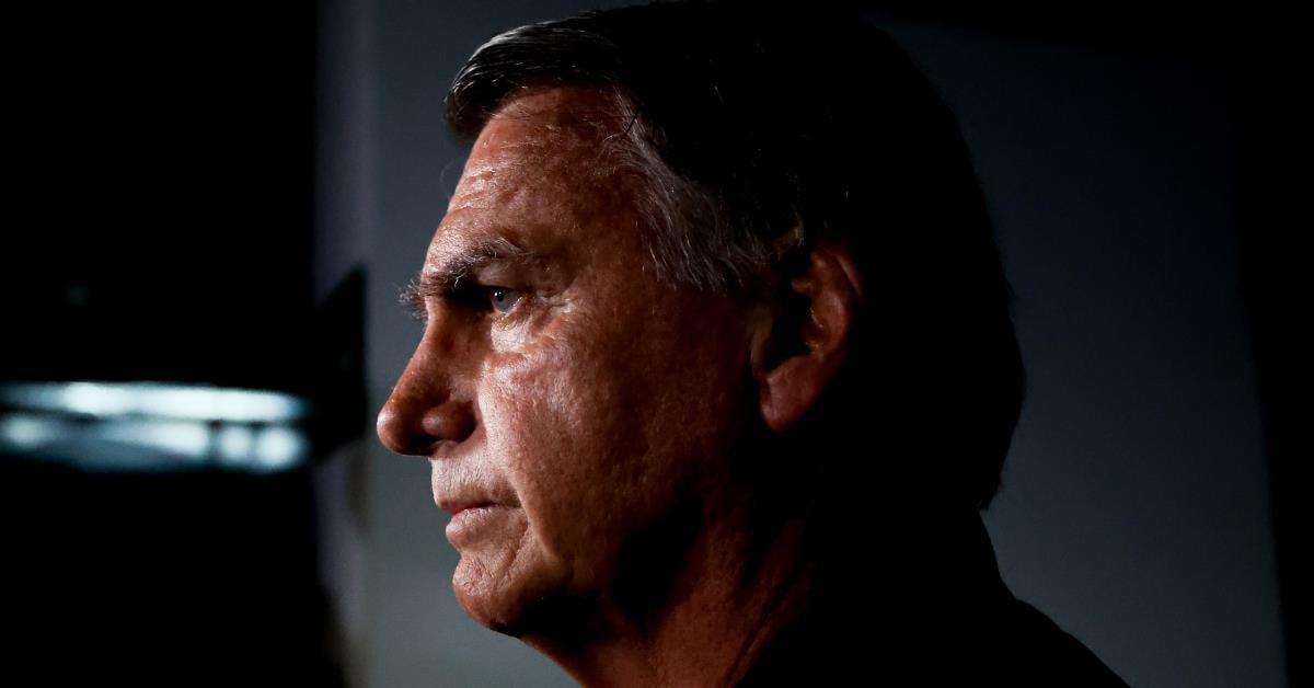 Defesa de Bolsonaro apresenta resposta sobre vídeo com tornozeleira