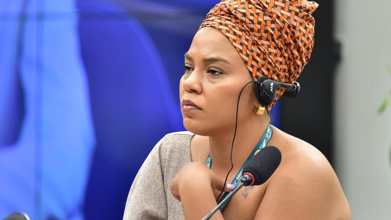 Texto da deputada Dandara (PT-MG) também prevê protocolos humanizados, medidas protetivas e penalidades administrativas