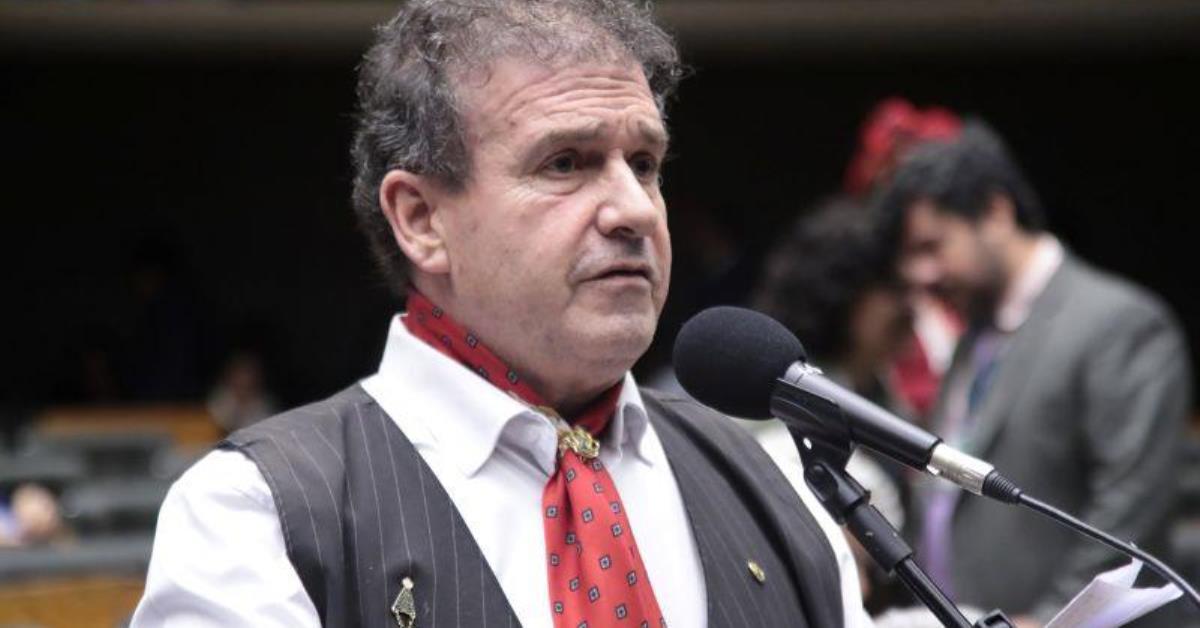 Deputado apresenta moção de repúdio contra tarifa de Trump