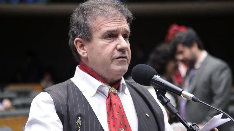 O deputado Pompeo de Mattos (PDT-RS) é o autor do requerimento.