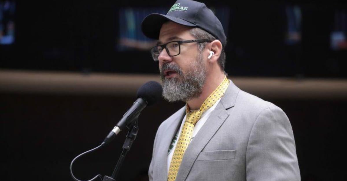 Deputado Marcos Pollon cobra Lewandowski por informação sobre CACs