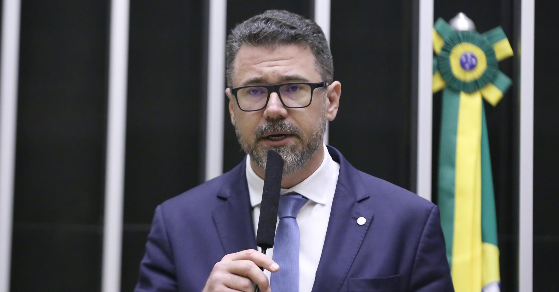 Deputado Marcos Pollon quer criar o programa Minha Primeira Arma
