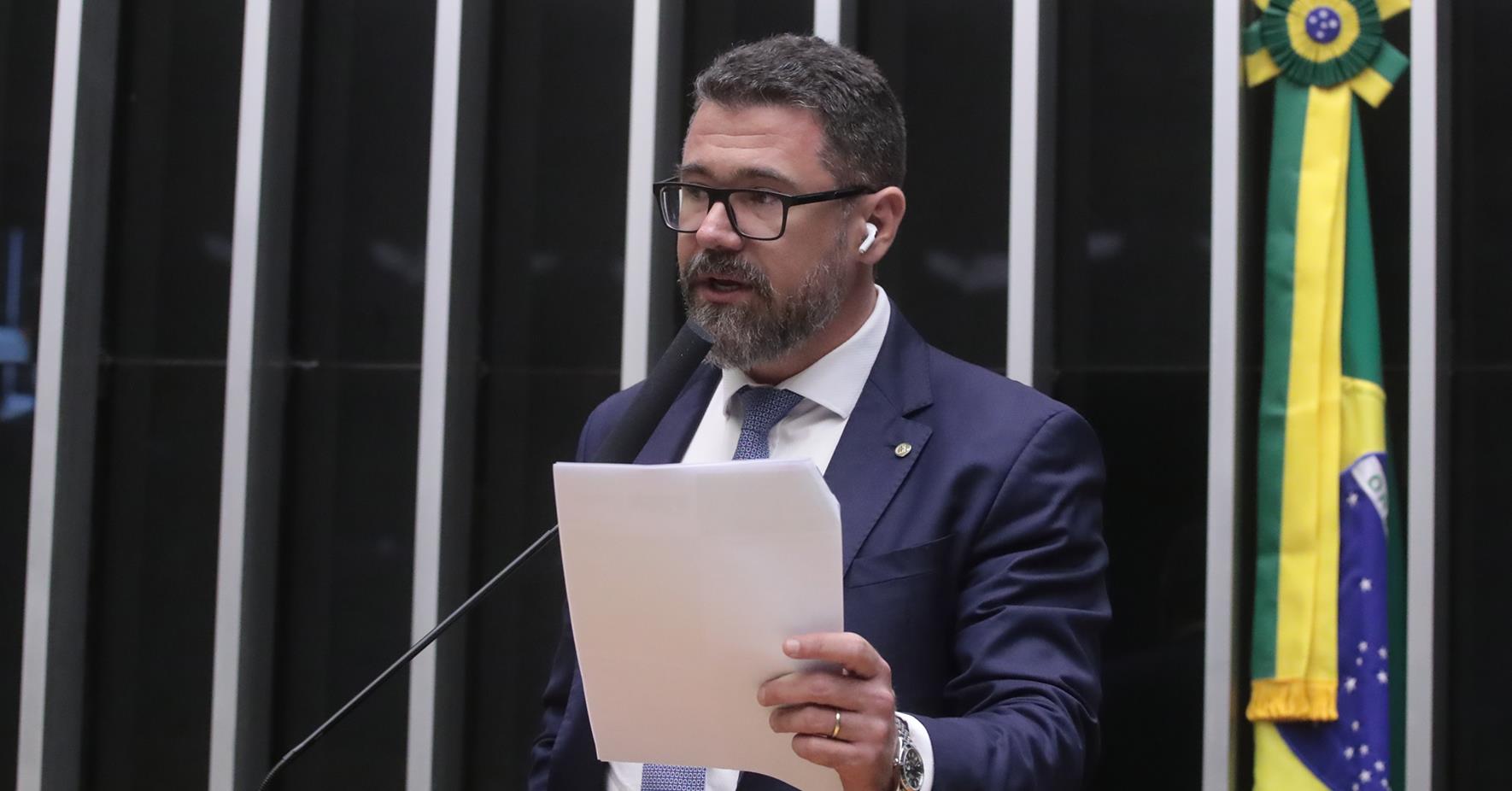 Deputado quer garantir liberdade de expressão como direito absoluto
