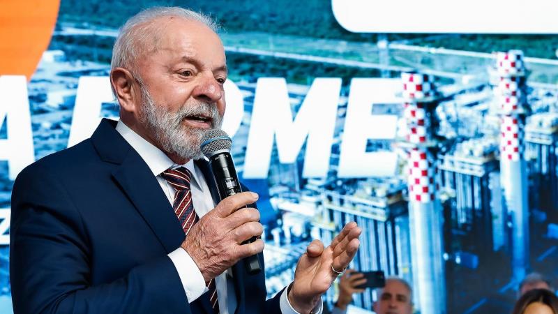 Presidente Lula convocou reunião com a força-tarefa que negocia o fim das tarifas impostas pelos EUA.