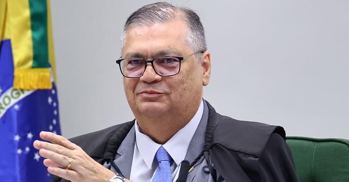 Dino intima Congresso para esclarecer emendas para entidade suspeita