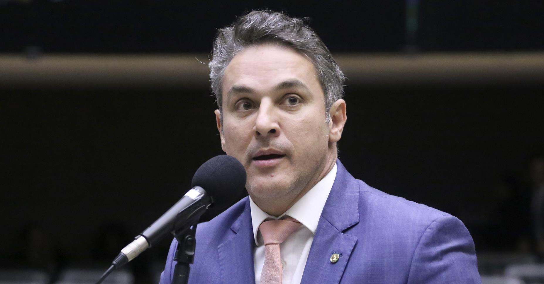 “Escalada autoritária”, diz oposição sobre decisão contra Bolsonaro