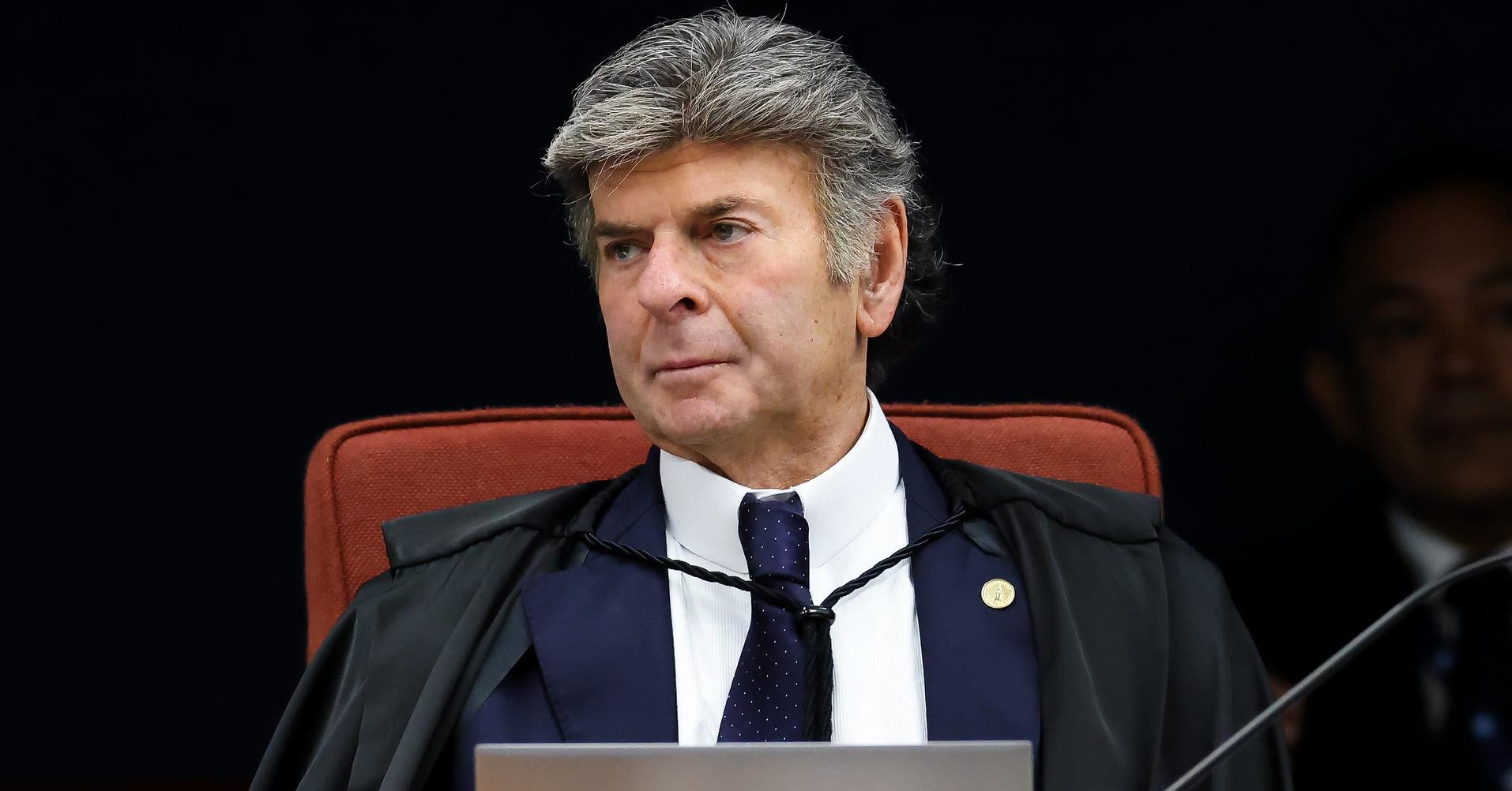 Fux vota contra cautelares impostas por Moraes a Bolsonaro