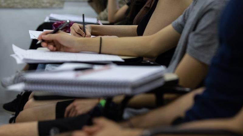 Nova lei é uma reação a ataques violentos em escolas.