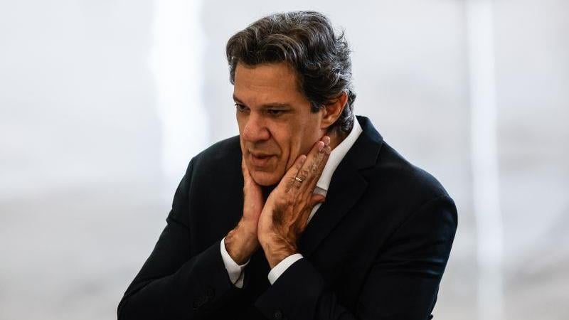 O ministro da Fazenda, Fernando Haddad, diz que ligou para o presidente da Câmara na semana passada e aguarda um retorno.