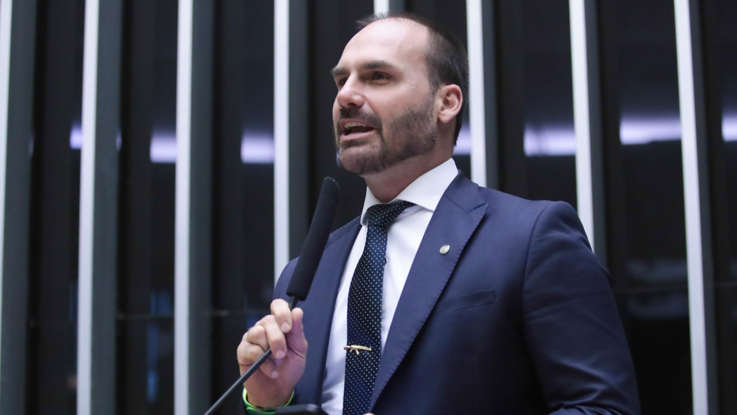 Acúmulo de faltas sem justificativa podem levar à perda do mandato na Câmara.
