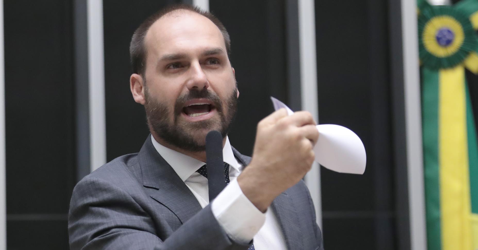 Líderes do PT pedem enquadramento de Eduardo em crime militar