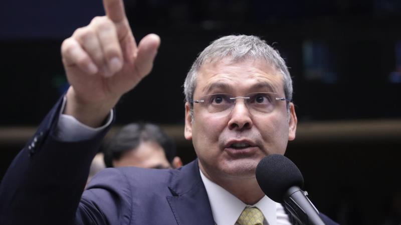 Representação aponta desvio de finalidade e risco à soberania nacional.