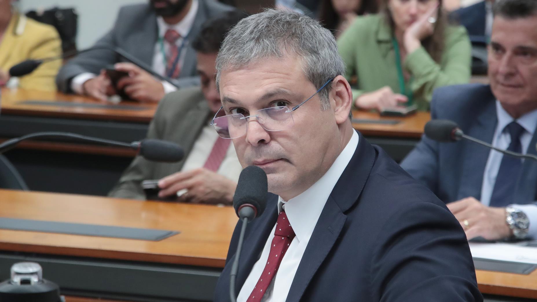 Requerimento de Lindbergh inclui pedido de suspensão temporária e aceleração de ações no Conselho de Ética.