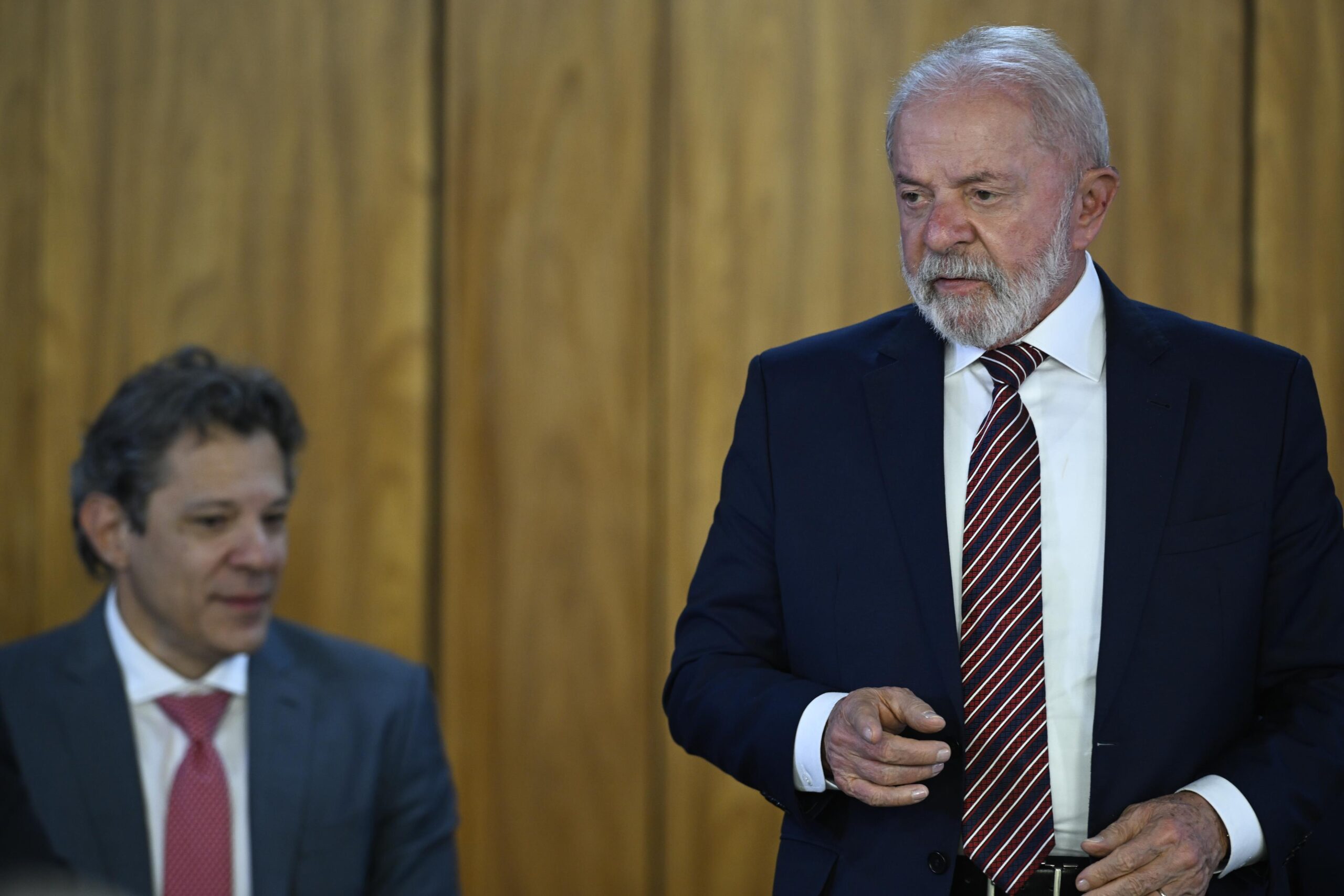 Lula reclama de falta de diálogo com os EUA sobre tarifaço: 