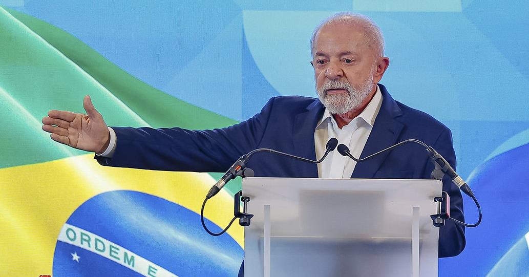 Lula reage a tarifa de Trump e diz que país não aceita tutela externa