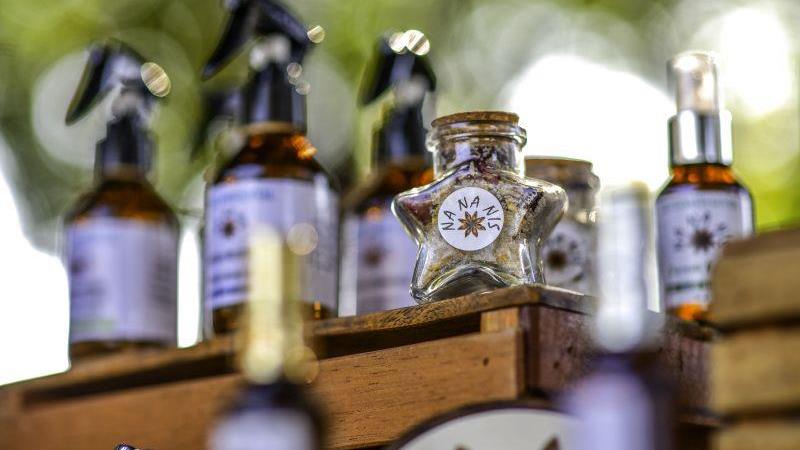 Nova lei facilita a comercialização de itens como sabonetes, cremes, desodorantes e perfumes feitos por pequenos produtores.