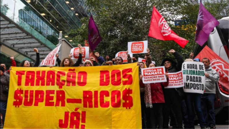 Manifestantes em São Paulo.