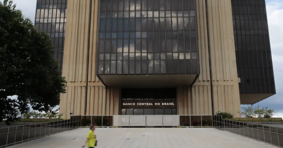 Mercado financeiro revisa previsão de inflação para 5,09% em 2025