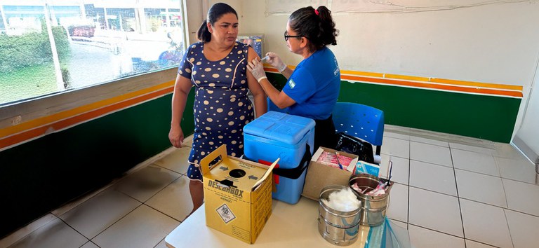 Ministério da Saúde intensifica vacinação em áreas de fronteira para conter avanço do sarampo no Brasil